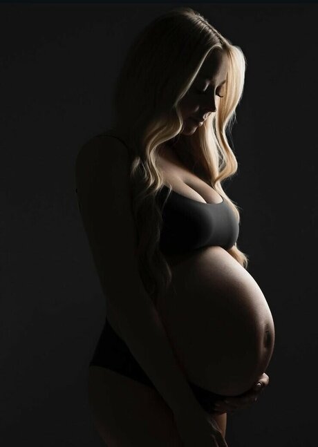 Kaylee Dudley nacktheit kunst galerie