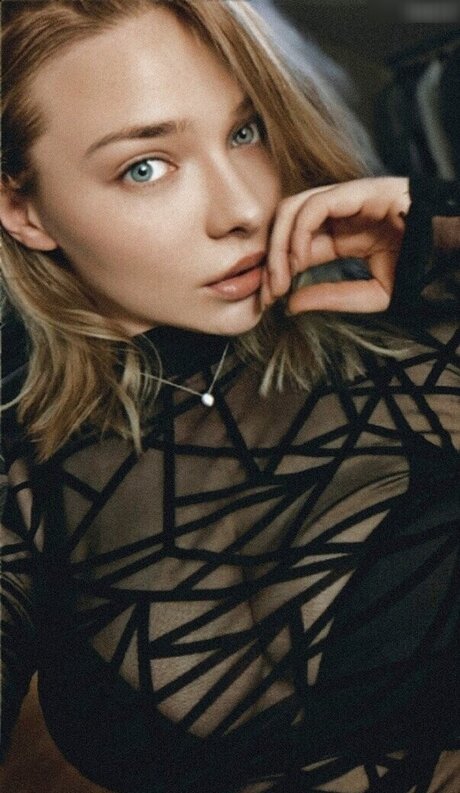 dunkelhäutige ebenholz-onlyfans heiße hübsche archiv