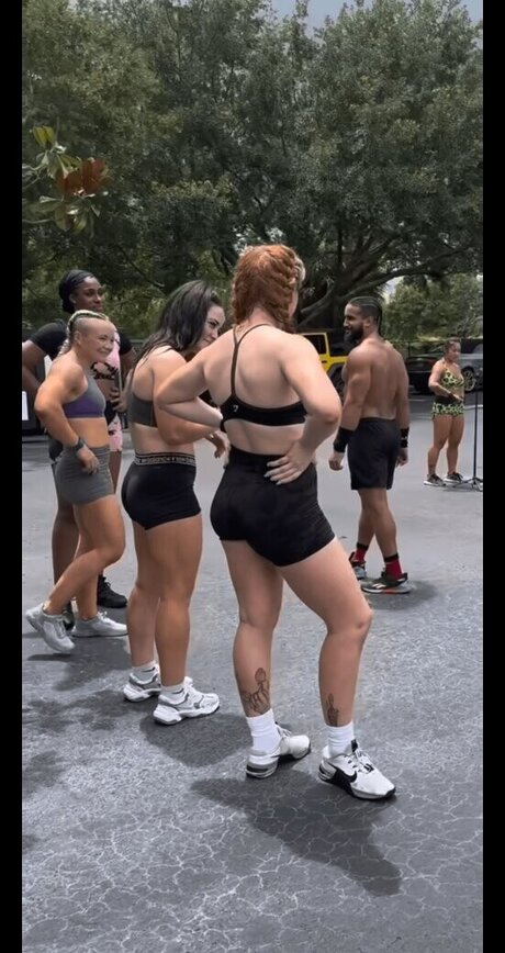 Lyra Valkyria schöne nackten bild