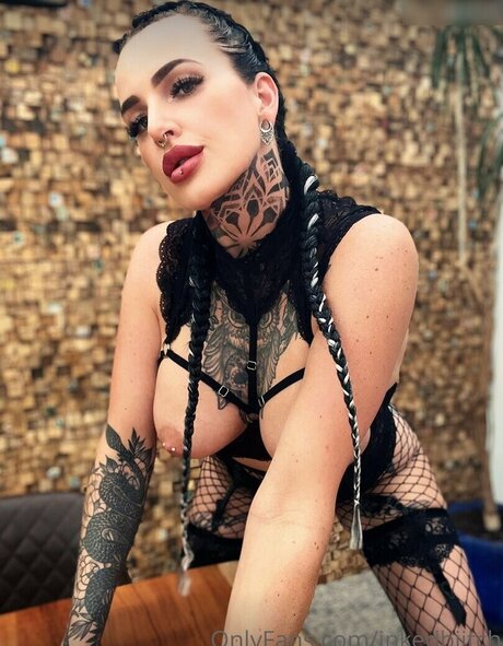 mollige emo-onlyfans kostenlose nacktheit bilder