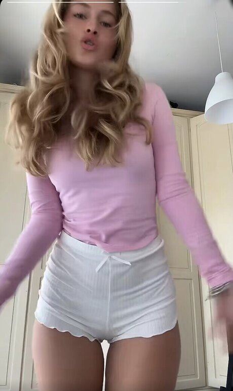 Zoe Kaeppele freie nacktheit bilder