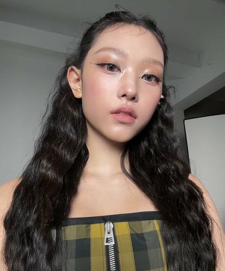 Haerin erwachsene sexy galerien