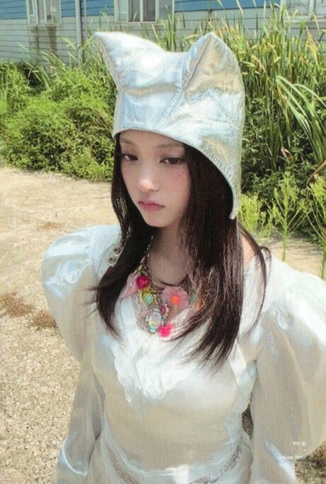 Haerin top hd bilder