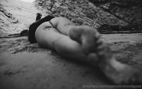 realmoonbloodgood porno schöne galerien