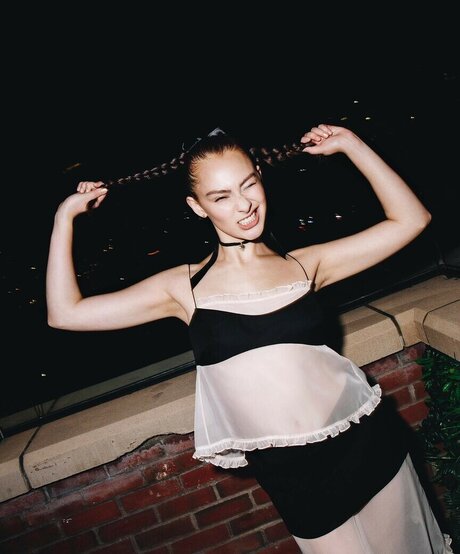 Lola Tung erotische perfekte galerien