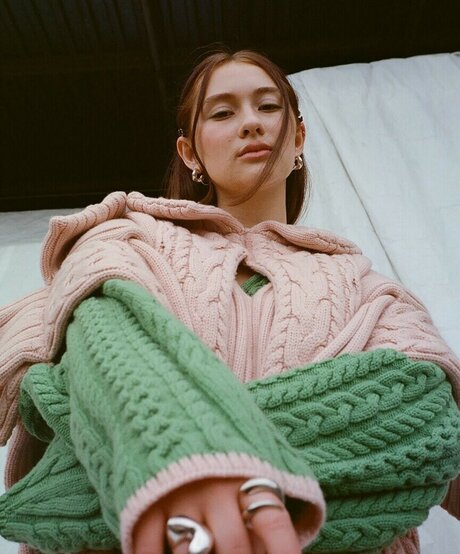 Lola Tung model archiv