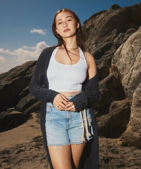 Lola Tung sexy schöne foto