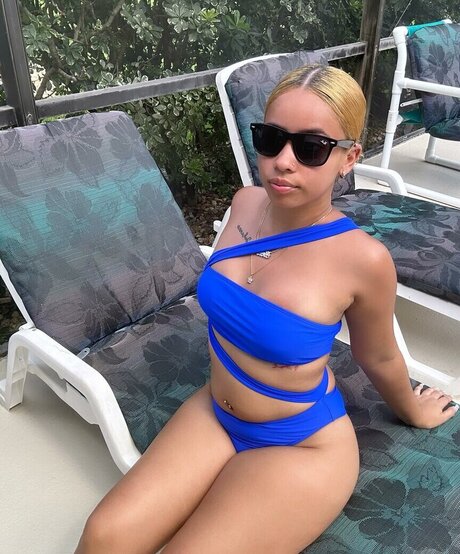 Nyah Marie sexy hd bilder