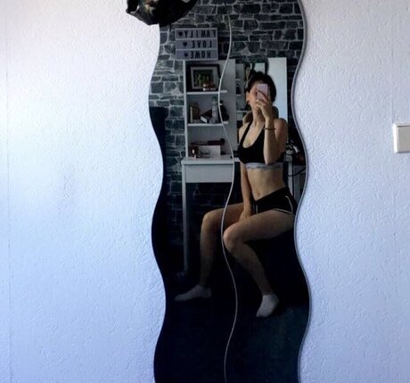 Tinelilnumb kunst porno fotos