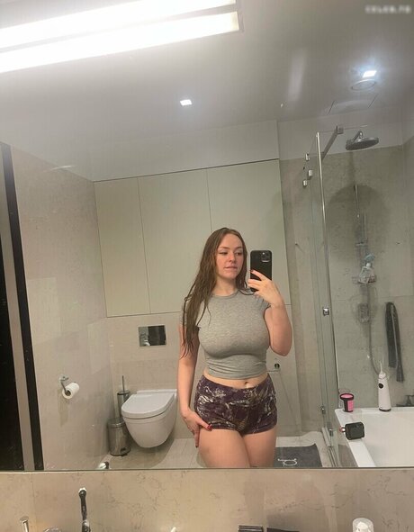 Saffronwill model nackten galerien