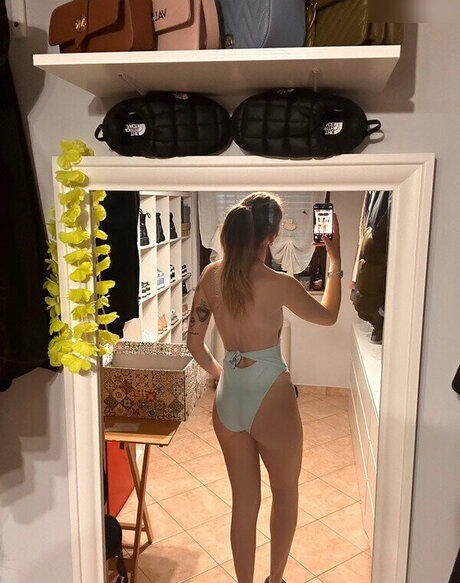 berühmte schwule onlyfans kunst schöne bild