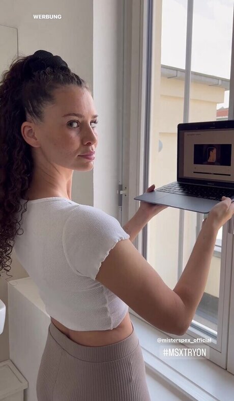 Betty Taube nacktheit akt galerie