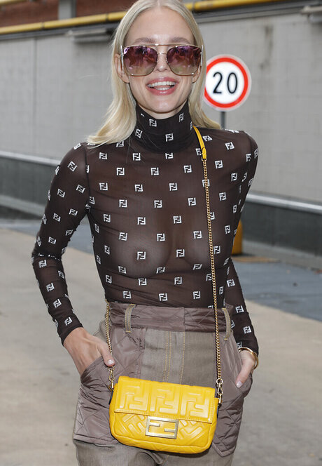 fitnessstudio dusche nur fans hd archiv