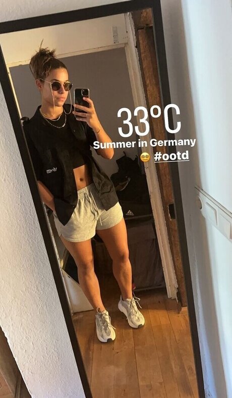 DFB Damen hd nackt bild