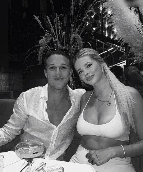 Larissa Neumann hd top foto