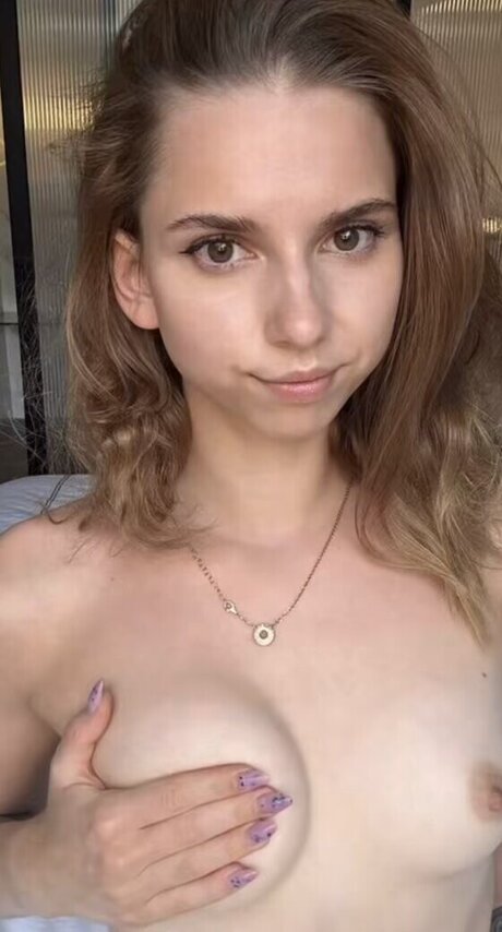 dunkle brustwarzen onlyfans sexy schöne bild