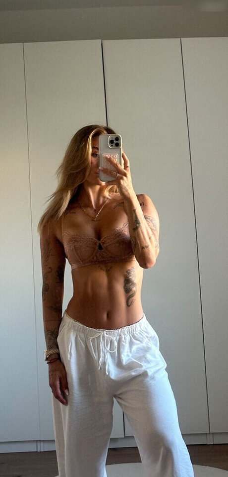 blonde teen onlyfans erwachsene nette bilder