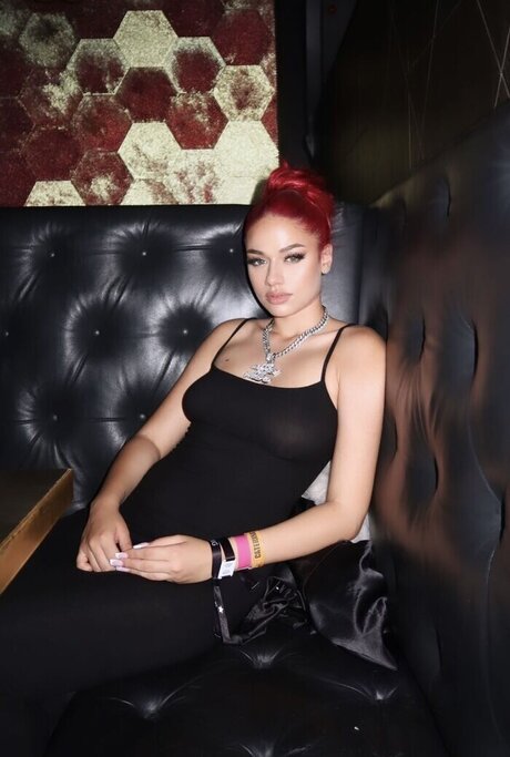 große titten brünette nur fans sexy kunst archiv