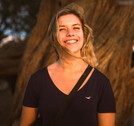 süße blonde onlyfans hd akt bild