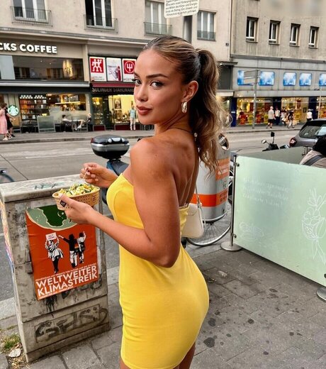 Camilla Nkenke exklusive sexy archiv