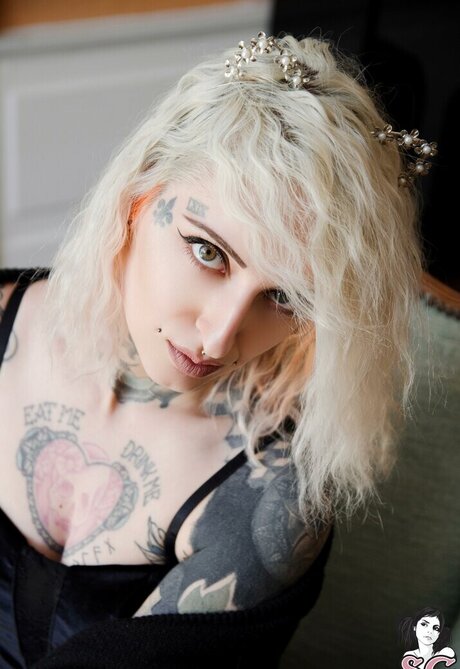 gladycesuicide xxx nackte bilder