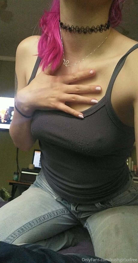 kushgirlxxfree erotische sexy foto