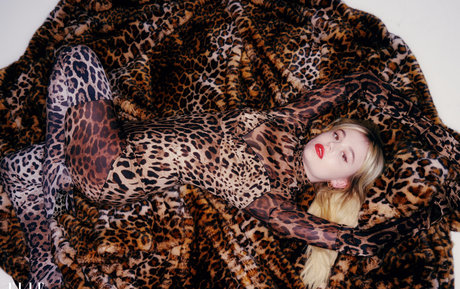 Emily Alyn Lind xxx hd bild