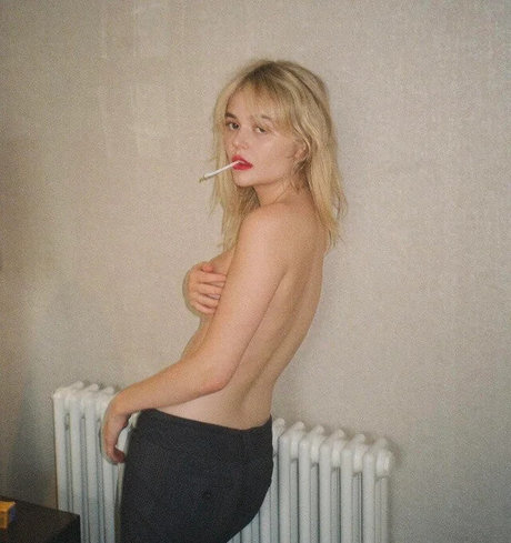 Emily Alyn Lind heiße schöne fotos