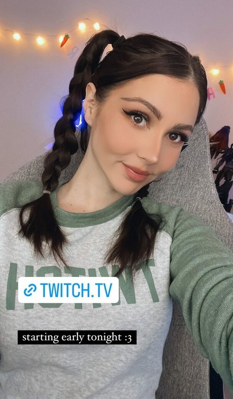 Aliythia model kunst foto