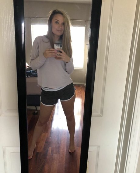 lyric in my head top exklusive foto