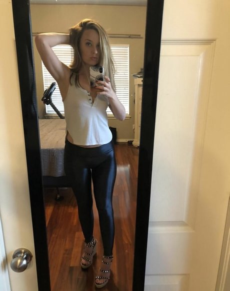 vollbusige ebenholz-onlyfans erwachsene nackte bilder