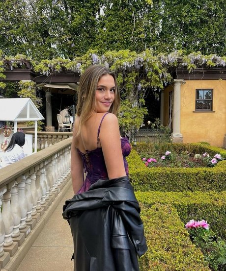 Isa mariduena perfekte nacktheit galerien