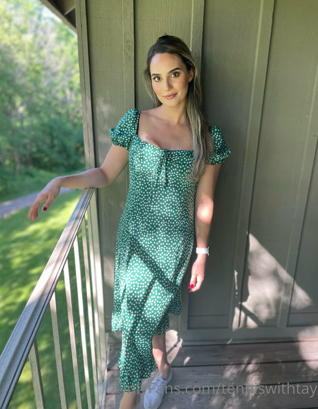 tenniswithtay nackt nette bilder