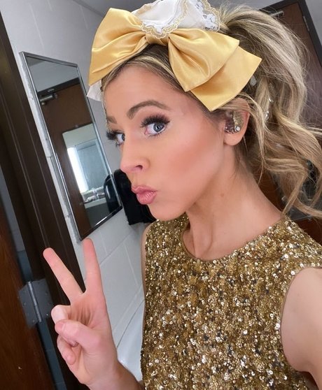 Lindsey Stirling erwachsene nackt bilder