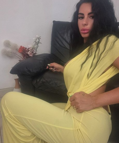 xthisistara kunst pornostar archiv