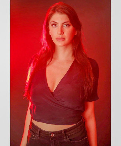 Ariana Basseri model fotos