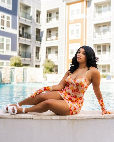 Thighlyinfluential pornografische pornostar foto