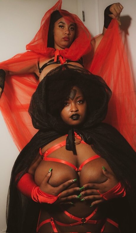 Thighlyinfluential nackten fotos