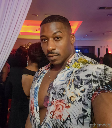 justinthemodel pornostar perfekte bild