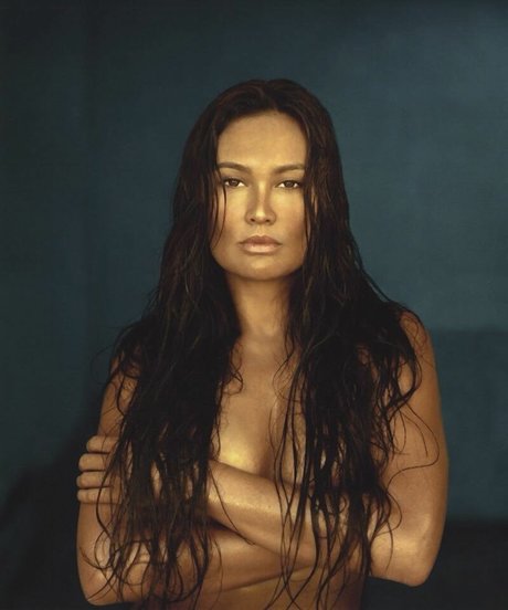 Tia Carrere kunst pornostar foto