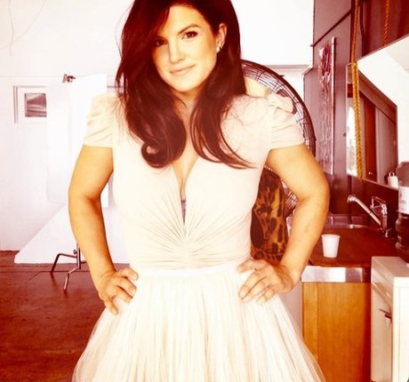 Gina Carano kunst pornographische galerie