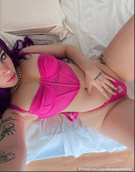 Ana Julia Mendes erotische top bild