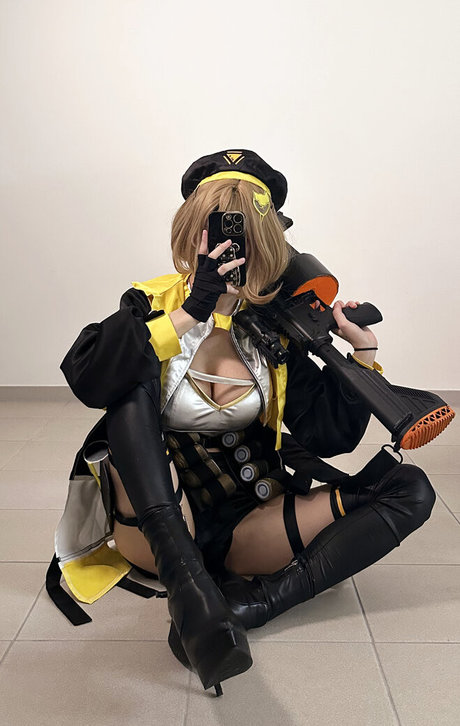 Biya hübsche nacktheit archiv