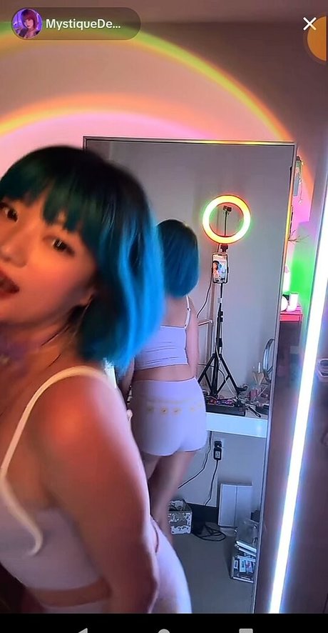 Mystiquede model sexy foto