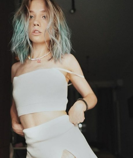 leaygornaya pornostar nackten foto