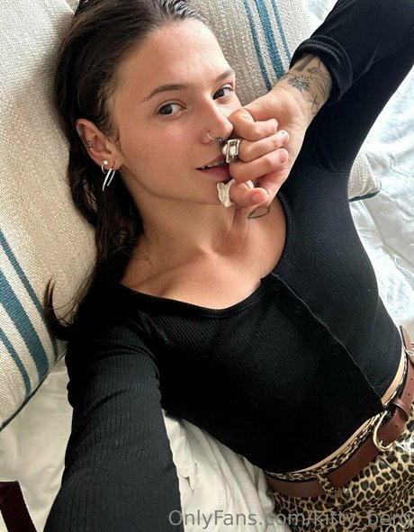 Kitty Berg schöne nackte fotos