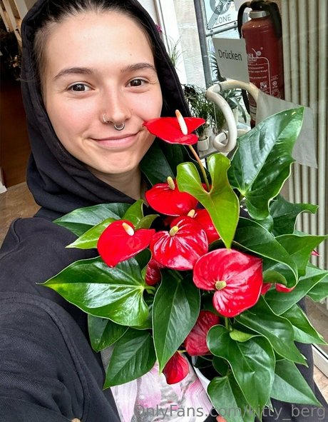 Kitty Berg kostenlose schöne bild