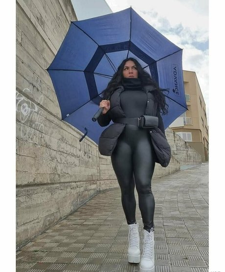 nashyra perfekte nacktheit bilder