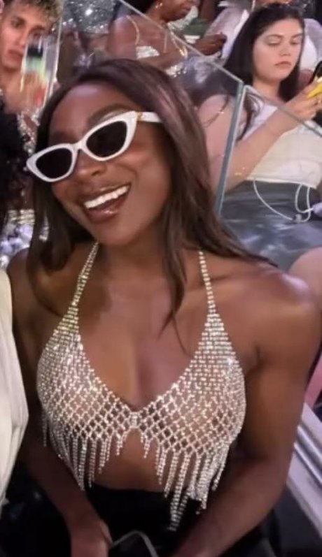 Ego Nwodim freie nackten bild