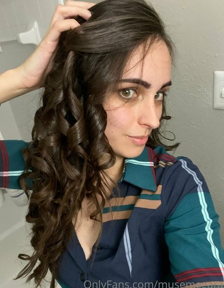 musemegara sexy fotos